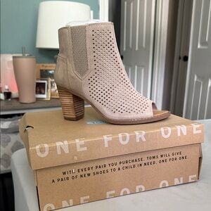 TOMS Women's Tan Perforated Heeled Boots